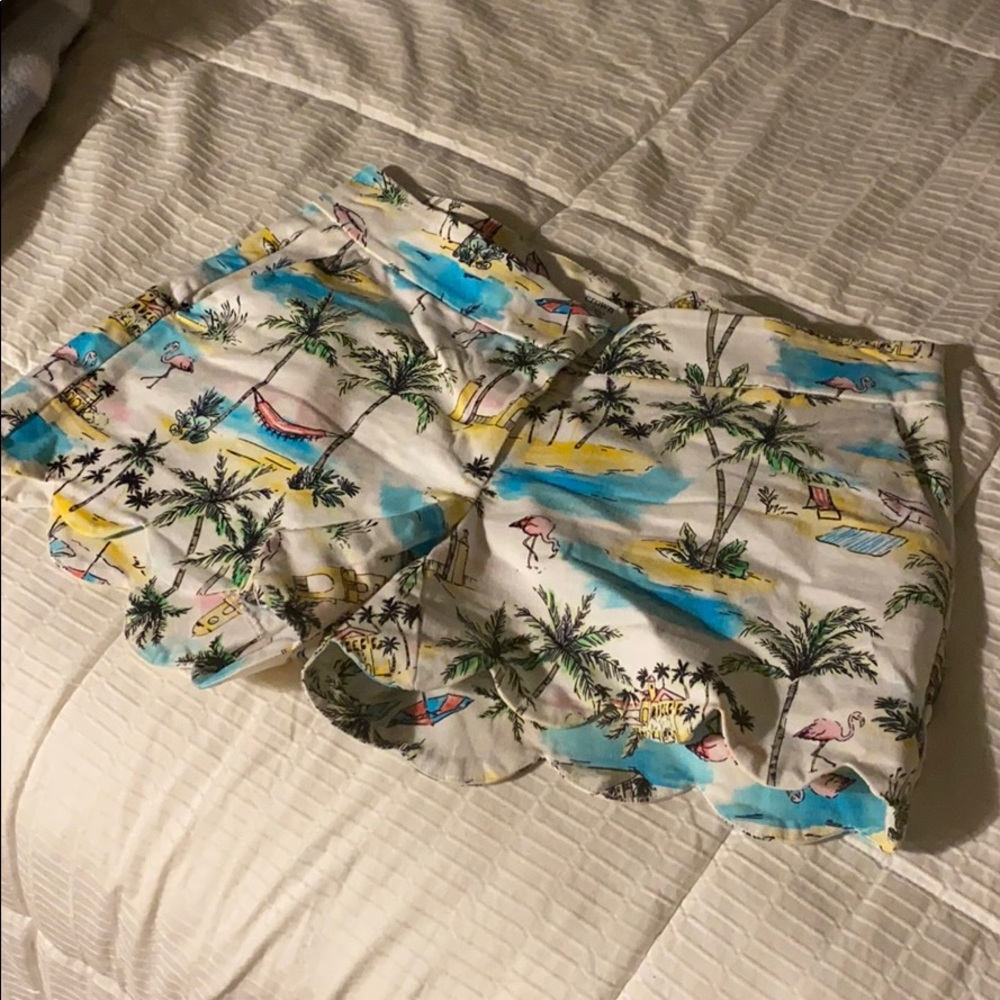 Crown and Ivy shorts size 4